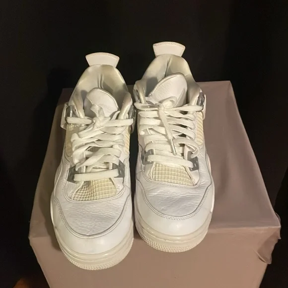 Jordans youth size 6 1/2 - Picture 2 of 9